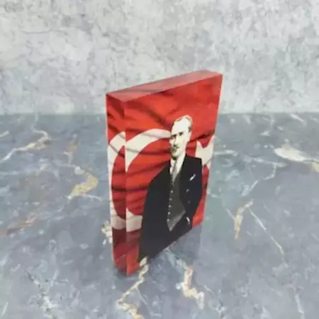 Atatürk ve Türk Bayrağı Kalın Pleksi Akrilik Masaüstü Dekor resmi 13341